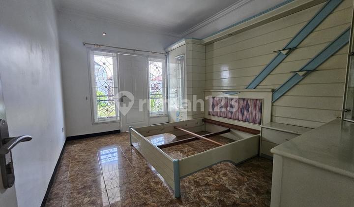 Disewakan Rumah Dian Istana Wiyung 2 Lantai LT 205M 4 Kamar Dekat Pakuwon Mall Surabaya Barat