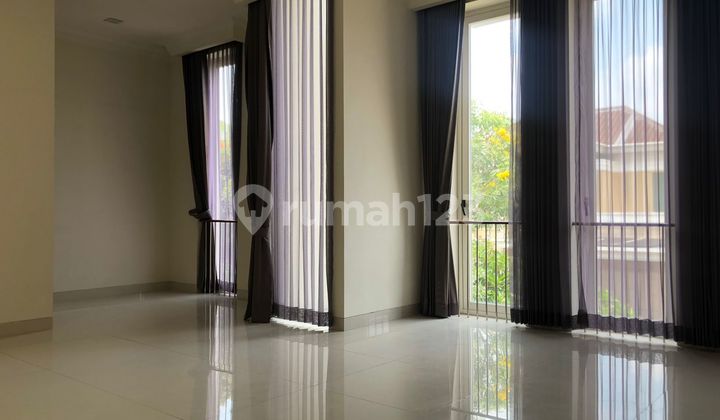 Disewakan Rumah Mewah Besar 2 Lantai Pakuwon Indah La Riz Grand Golf Luas 375m 4 Kamar Dekat Pakuwon Mall Dan Selangkah Ke Citraland 2