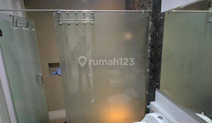 Disewakan Rumah Graha Family 2 Lantai Luas 324m 4 Kamar Dekat Pakuwon Dan Selangkah Ke Citraland 2