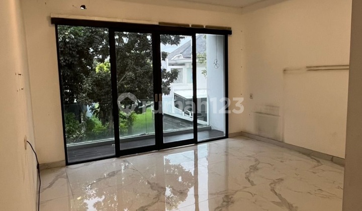 For Rent: 2-Story Minimalist House in Citraland Near Merlion Statue, Telaga Golf Hill, 350m² Area, Close to Pakuwon Mall, West Surabaya