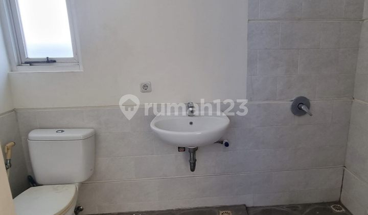Disewakan Rumah Royal Residence Monticello Luas 128m 3 Kamar Dekat Pakuwon Mall Dan Selangkah Ke Citraland 2