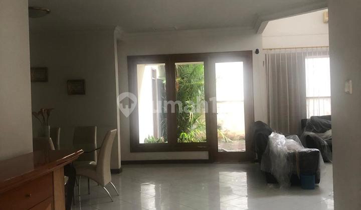For Rent: Well-Maintained 2-Story House with Furnishings, Ready to Occupy, Graha Family, Near Pakuwon Mall, West Surabaya For Rent: Well-Maintained 2-Story House with Furnishings, Ready to Occupy, Graha Family, Near Pakuwon Mall, West Surabaya