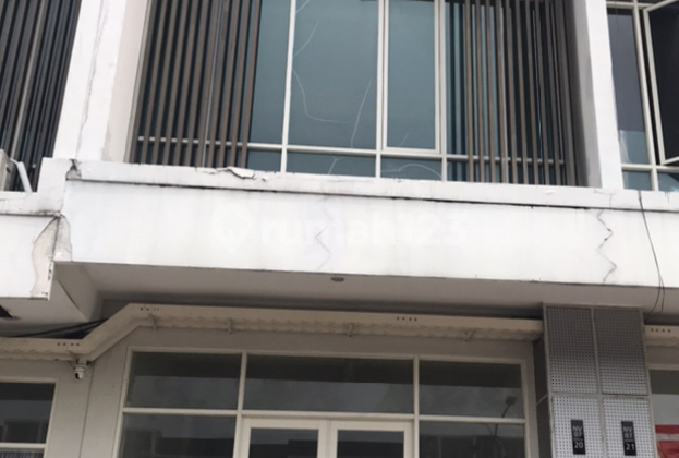 Suitable for Business, 3-Storey Shop House, Northwest.