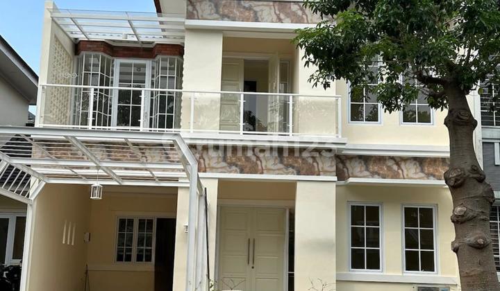 Dijual Rumah bagus semi furnish siap huni lantai Full Marmer di BSD The Green - Hlefb