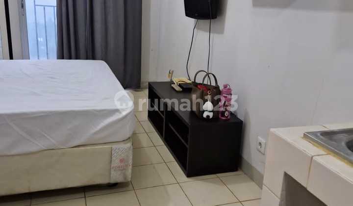 Jual Rugi Apartment Serpong Green View Type Studio Full Furnish siap huni lokasi strategis - Tangerang Selatan 2