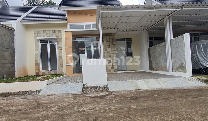 The Strong Betawi and Peaceful Islamic Nuance of De Pratama Residence in Karanggan Cibubur Bogor 2