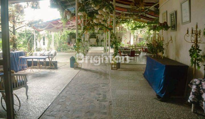 Beli Gedung berhadiah bisnis Lokasi strategis di simpangan Depok 