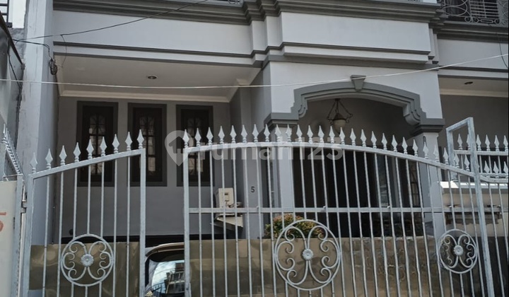 Rumah Bagus SHM di Tanjung Duren