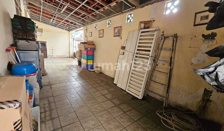 House in the Grogol Area Located in a Strategic Location 2