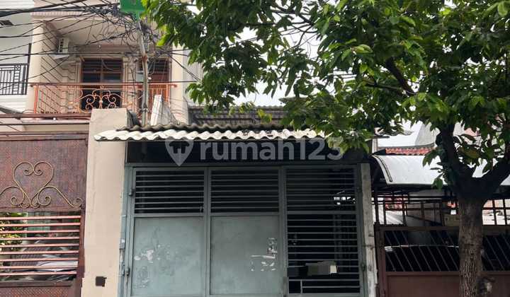 House Needs Minimal Renovation with Certificate in Jembatan Lima House Needs Minimal Renovation with Certificate in Jembatan Lima