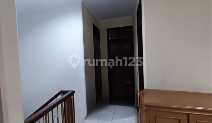 Rumah Butuh Minim Renovasi SHM di Jelambar 2