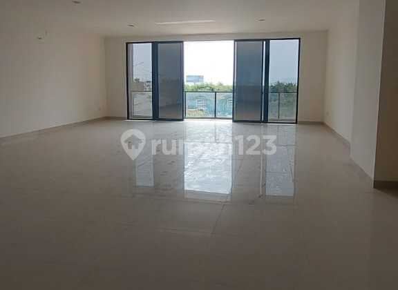 Soho Ebony Boulevard Pik 2 Shop House Ready to Use, Bustling with Cafes and Offices 2