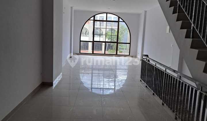 For Rent: Kelapa Gading Shop House, Busy Street Side Location