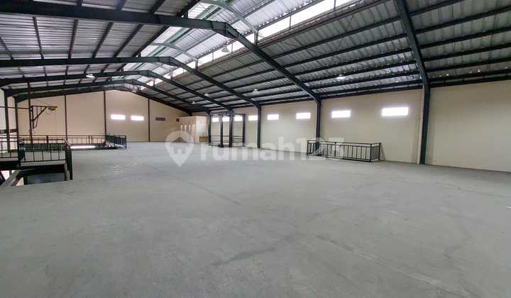 Gudang dan Kantor Bandengan Murah Rapih Bagus