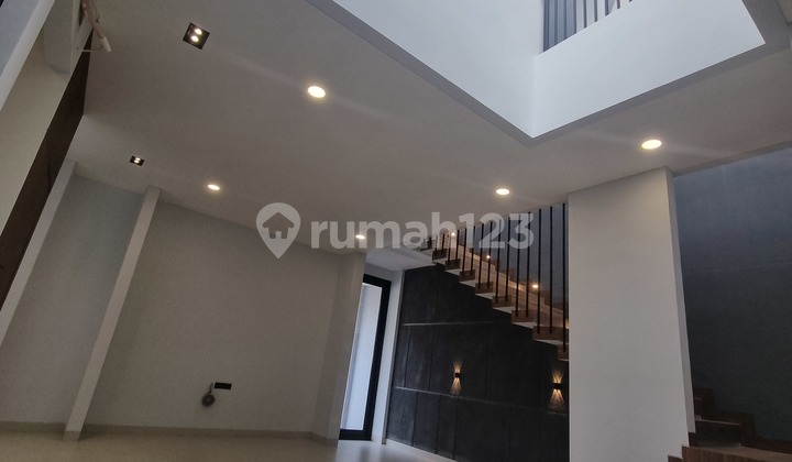 Rumah Muara Karang Baru Rapih Siap Huni Minimalis 2