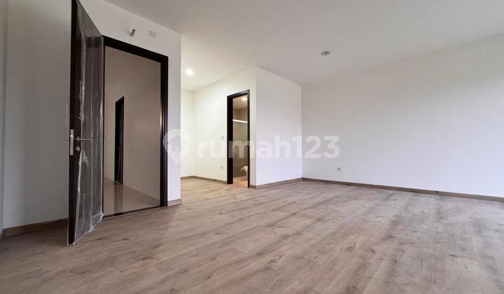 Rumah Pik 2 Golf Island Murah Baru Siap Huni View Danau 2