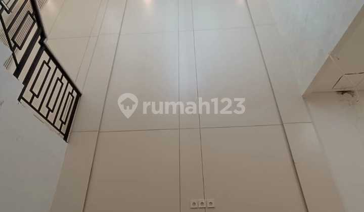 New Palm Garden House Ready to Live In Good 2