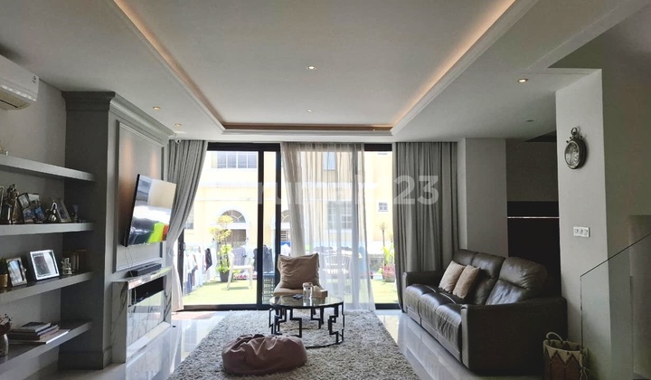 Luxurious Affordable 4-Story Beach House in Pantai Indah Kapuk with Electric Car Charging Station Luxurious Affordable 4-Story Beach House in Pantai Indah Kapuk with Electric Car Charging Station