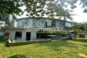 Kantor 3 Lantai Strategis di Kemang, Dekat Kemvil