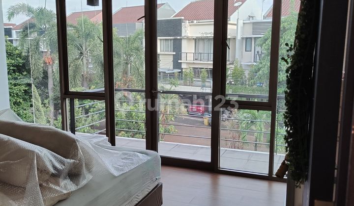 Dijual Rumah Raffles Hills  2