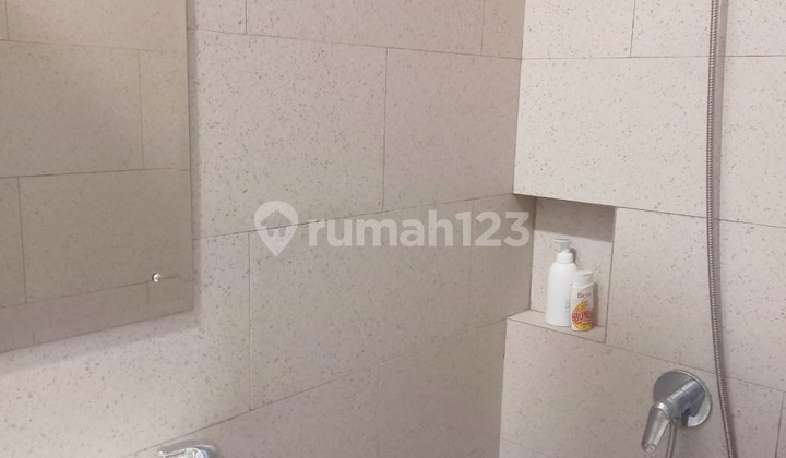 Jual Cepat Rumah Hoek Scandinavian 3 Lantai Kota Wisata Cibubur 2