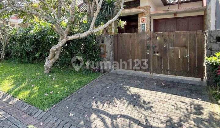 Rumah Kawasan Eksklusif di Villa Golf Araya Malang