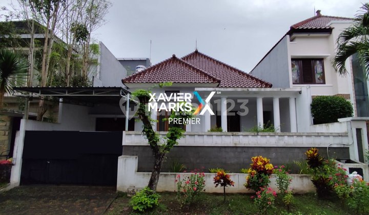 Minimalist House in Exclusive Area at Graha Golf Araya Malang