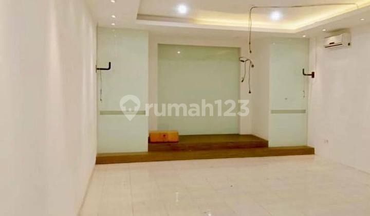 Semi-Furnished Shop House in Puri Niaga Araya Malang Commercial Center Semi-Furnished Shop House in Puri Niaga Araya Malang Commercial Center