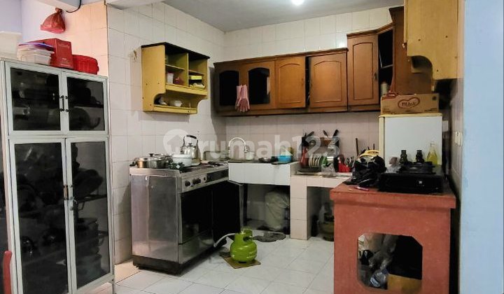 Rumah Usaha 2 Lantai Row Jalan Lebar di Ciliwung Malang 2