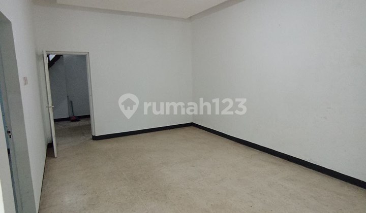 Newly Renovated House on River Streets Malang. 2