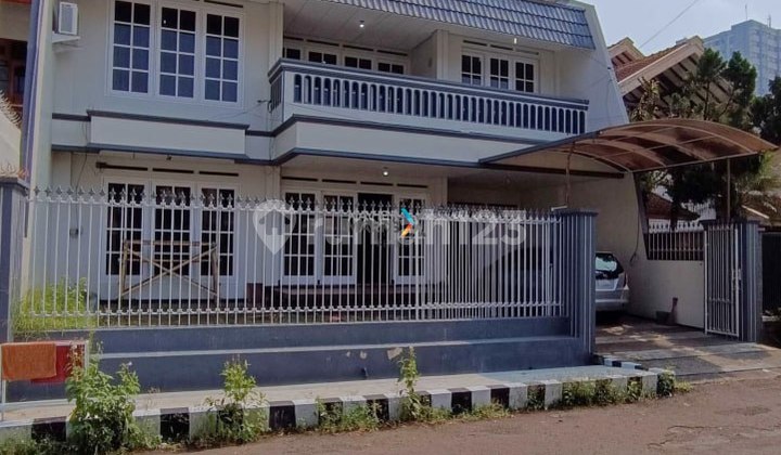Rumah Mewah Klasik 2 Lantai di Langsep Klojen Malang Rumah Mewah Klasik 2 Lantai di Langsep Klojen Malang