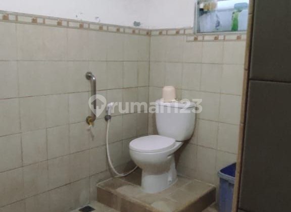 Semi-Furnished House in the City Center of Ciwulan, Malang 2