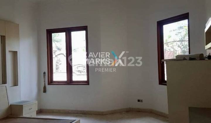 Rumah Mewah Klasik di Boulevard Araya Golf Malang 2
