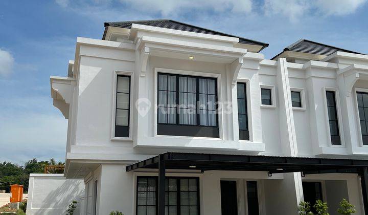 Rumah 2 Lantai American Classic Lokasi Strategis 1