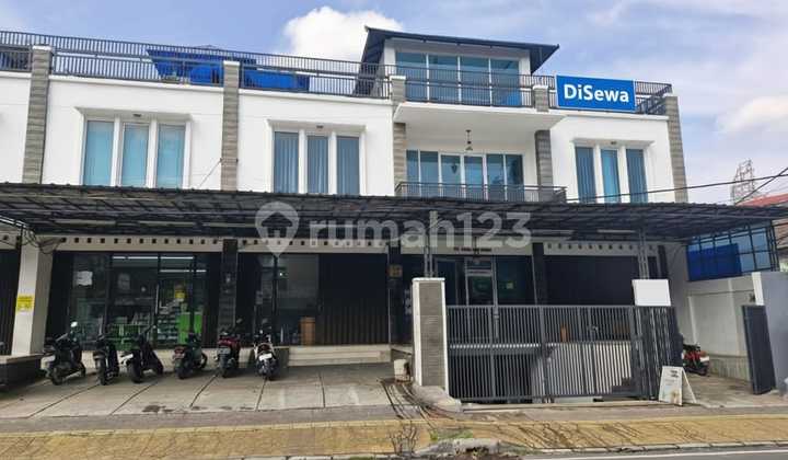 Disewa 2 unit ruko 2 lantai + basement di Dekat Buaran Jakarta Timur Disewa 2 unit ruko 2 lantai + basement di Dekat Buaran Jakarta Timur