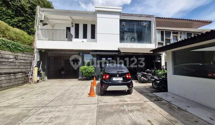 Bangunan Zona Komersial Di Jalan Bangka Jakarta Selatan Bangunan Zona Komersial Di Jalan Bangka Jakarta Selatan