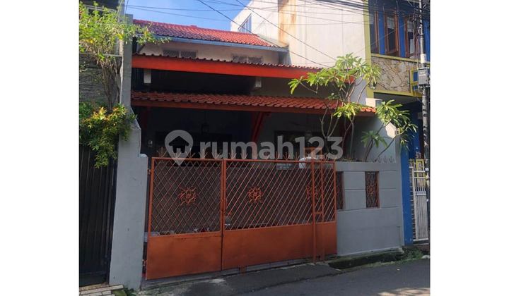 For Sale 2-Story House Ready to Live In With Complete Access to Everywhere