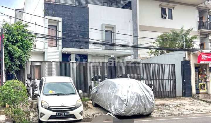 3-Story Boarding House, Strategic Location, Roadside, Commercial Area, Suitable for Investment and Business 2