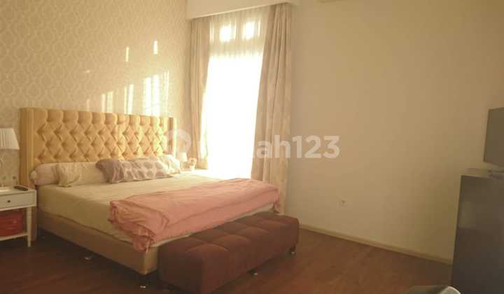 For sale luxury house with swimming pool in Bulog Jatimelati Complex Bekasi. 2