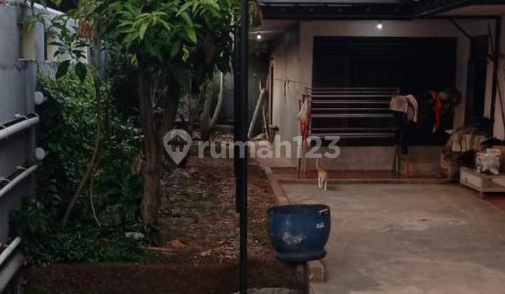 Dijual Rumah Luas Multifungsi di Pokdok Bambu Dekat Jalan Raya 2