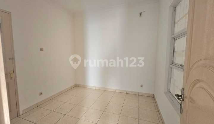 Disewakan Tempat Usaha untuk Cafe atau Kantor Dll di Bulevar Hijau, Harapan Indah, Bekasi