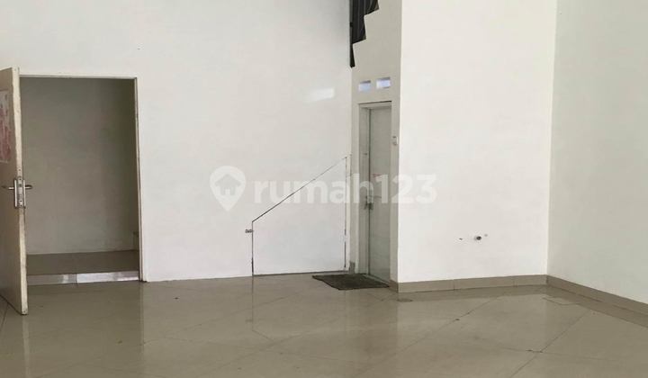 For Sale/Rent 2.5-Story Shop House in Buaran, East Jakarta. 2