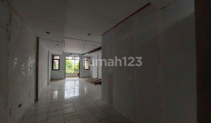 For Sale 3-Story Shop House in Paseban, Central Salemba, Central Jakarta 2