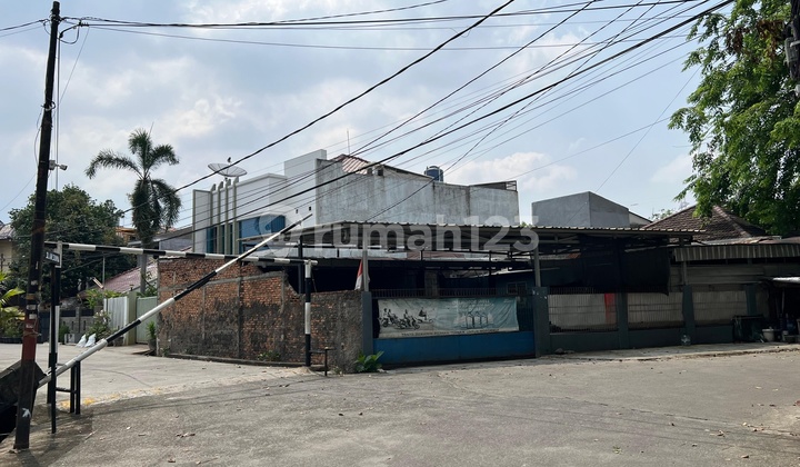 For Rent: Used Car Wash Warehouse in Duren Sawit, East Jakarta
