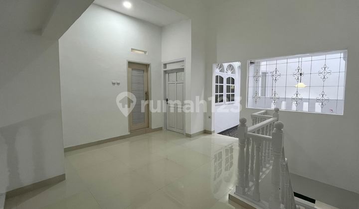 Dijual Rumah 2 lantai di Pondok Bambu, Jakarta Timur. 2