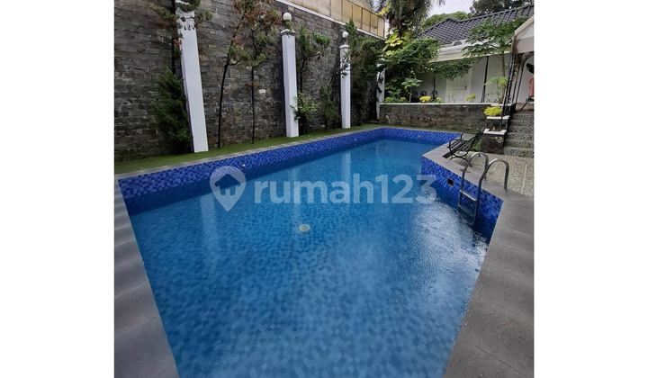 Dijual Rumah Mewah Besar di Kebayoran Baru Jakarta Selatan 