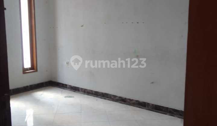 Dijual Rumah di Tanjung Duren, Lt. 6X15, M2, 2 Lantai, Kt.3, Jakarta Barat 2