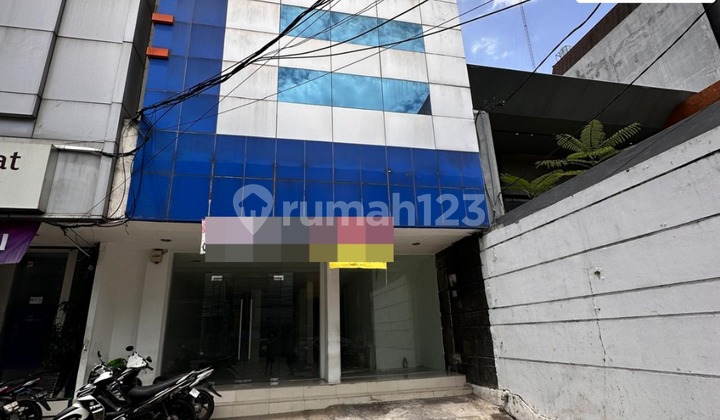 Disewa Ruko Gandeng Kebayoran Baru, Super Strategis Pinggir Jalan Raya Raya, Lt. 140m2, 2 Lantai, Jakarta Selatan