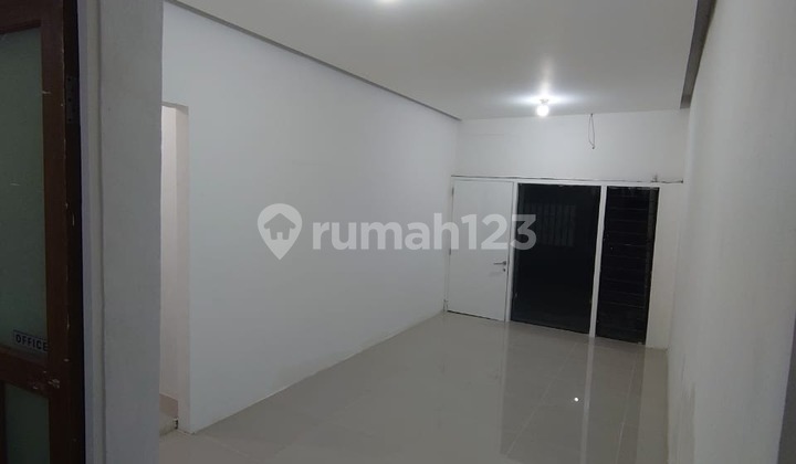 Disewa Rumah Luas Tanjung Duren, Lebar 11, LT. 220M2, KT 6, Semi Furnished, 1,5 Lantai, Akses 3 Mobil, Jakarta Barat Disewa Rumah Luas Tanjung Duren, Lebar 11, LT. 220M2, KT 6, Semi Furnished, 1,5 Lantai, Akses 3 Mobil, Jakarta Barat