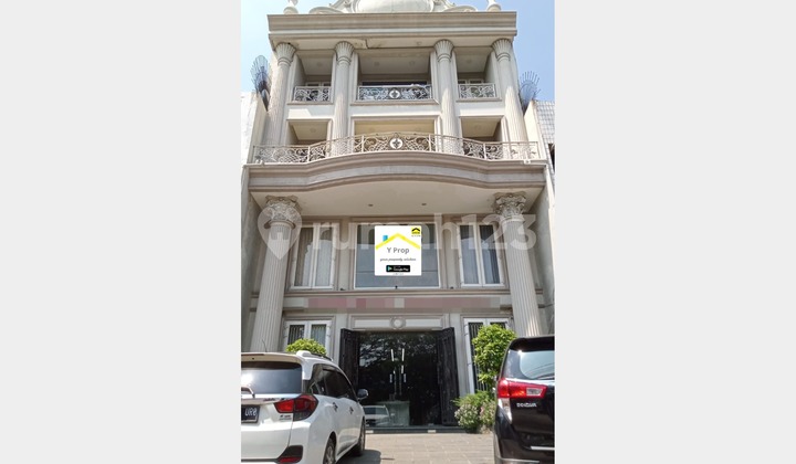 For Rent: Mini Building Suitable for Billiards, Karaoke, Spa, etc. European Style/Attached Shophouse in Tubagus Angke, Land Size 10x22, Building Area approx. 880 m2, 4 Floors, West Jakarta. 2